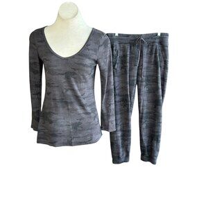 Hard Tail Forever Gray Camo Fleece Lined Joggers and Top Lounge Set Size Medium